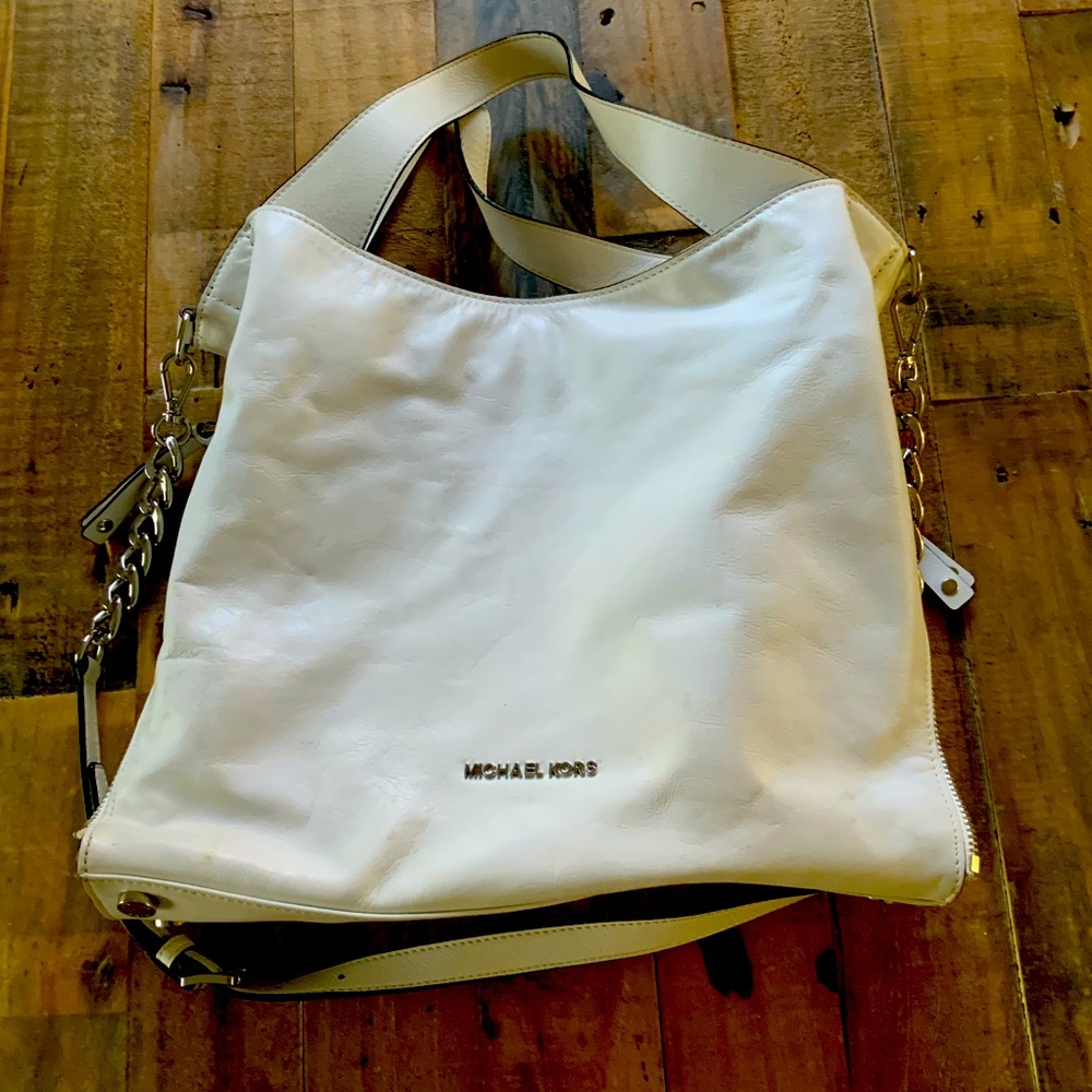 While Gold Leathers Michael Kors Purse